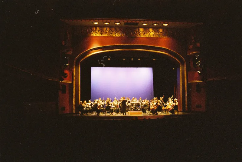 When the Night Was the Point: The Long, Unhurried Evening That Live Entertainment Used to Be