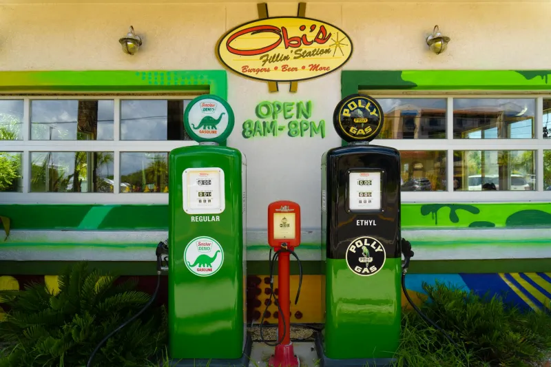Full Service and a Smile: When America's Gas Stations Treated Every Driver Like Royalty