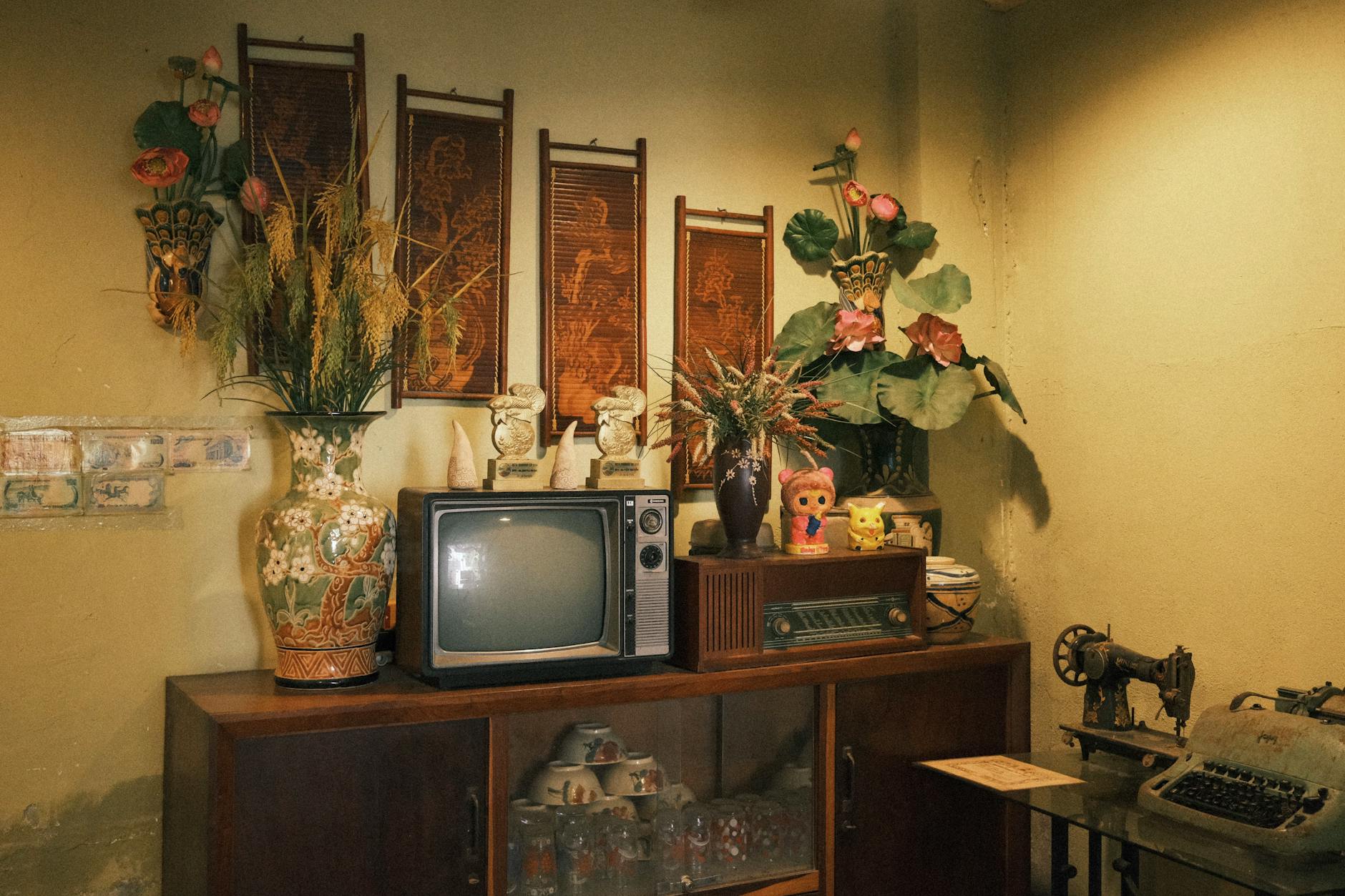 From Fortune to Pocket Change: The Astonishing Price Drop of Consumer Electronics Over 70 Years